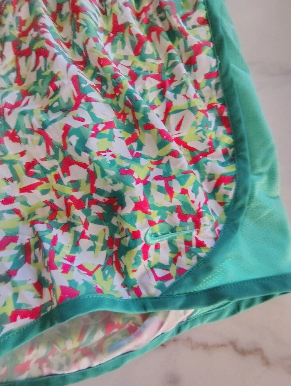 Nike Dri Fit Breathable Mesh Teal Red Paint Splatter Athletic Shorts Size XL